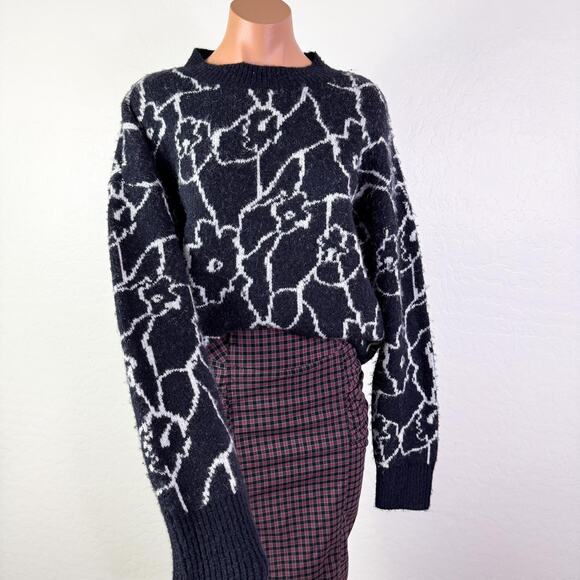 ASTR the Label Saira Floral Fuzzy Wool Blend Sweater Navy Academia Fall sz L NWT - Picture 2 of 11